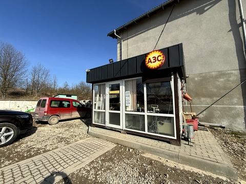 комерційна за адресою Грушевського вул., 63