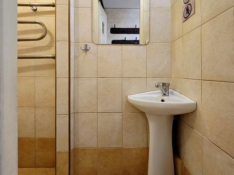 комерційна за адресою Старшого Лейтенанта Кагала вул. (Першотравнева), 49/10