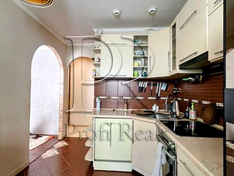 квартира за адресою Печерська вул., 6