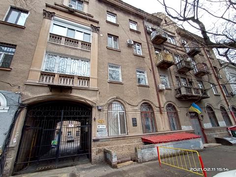 комерційна за адресою Троїцька вул., 28