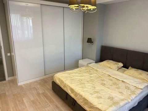 квартира за адресою Анни Ахматової вул., 30
