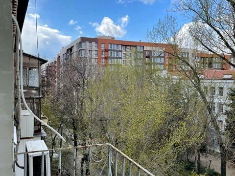 квартира за адресою Левка Лук'яненка вул. (Василя Жуковського), 39/41