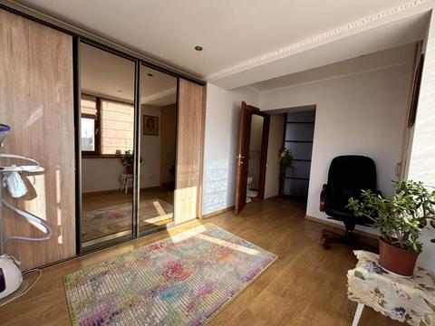 будинок за адресою Дніпро, Мостобудівельників вул., 1Б