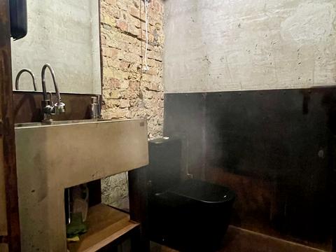 комерційна за адресою Турівська вул., 19