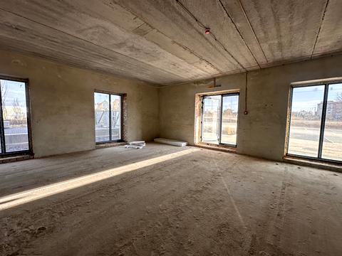 комерційна за адресою Садова вул., 77 к1