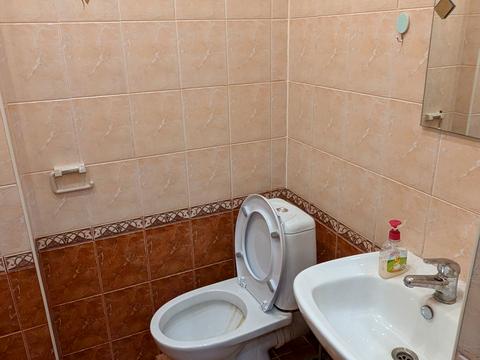 комерційна за адресою Кропивницького вул., 18