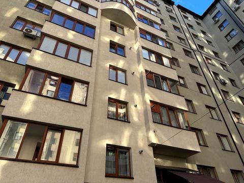квартира за адресою Хотинська вул., 12