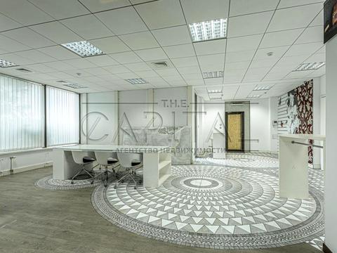 комерційна за адресою Саперно-Слобідська вул., 22