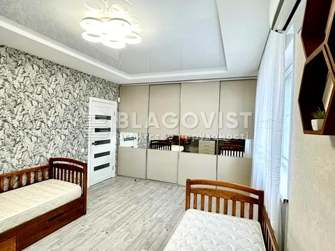 квартира по адресу Софии Русовой ул., 5