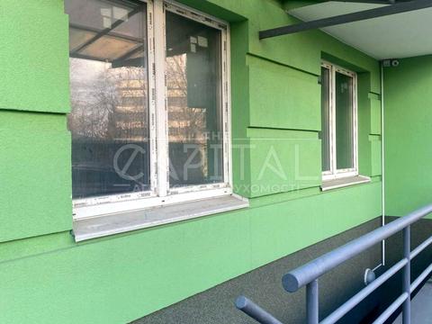 коммерческая по адресу Любомира Гузара просп. (Космонавта Комарова), 1