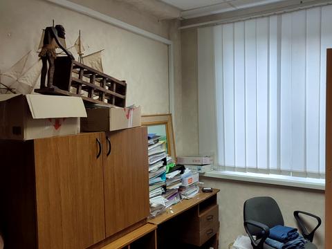комерційна за адресою Калинова вул., 68