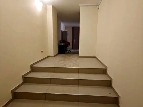 комерційна за адресою Володимирська вул., 51/53