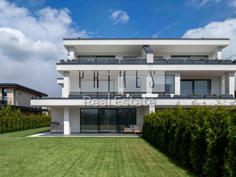 будинок за адресою Лютнева