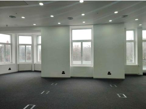 комерційна за адресою Музейний пров., 4