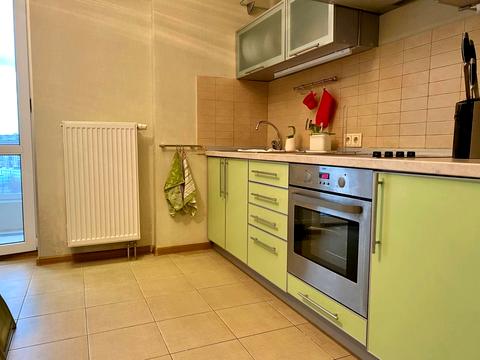 квартира за адресою Дніпровська набережна вул., 1