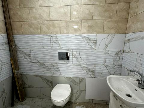 комерційна за адресою Фельдмана вул., 1/2