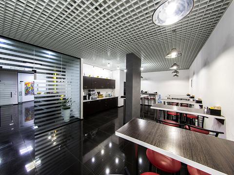 комерційна за адресою Кловський узвіз, 7