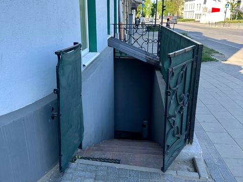коммерческая по адресу Богдана Хмельницкого ул., 173