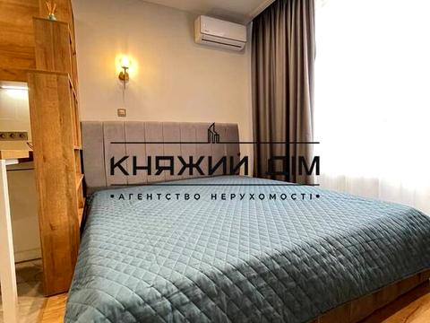 квартира за адресою Дніпровська набережна вул., 17В