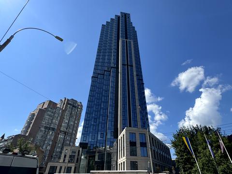 комерційна за адресою Антоновича вул. (Горького), 136
