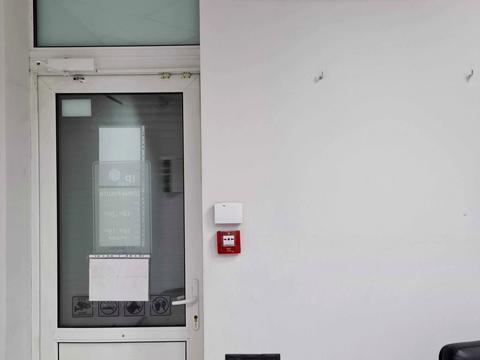 комерційна за адресою Срібнокільська вул., 1