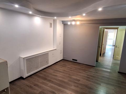 комерційна за адресою Академіка Богомольця вул., 5