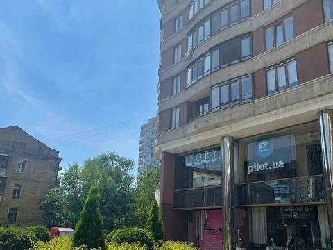 комерційна за адресою Жилянська вул., 59