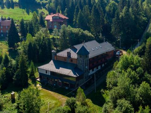 коммерческая по адресу Устияновича вул., 1