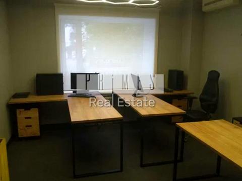 комерційна за адресою Інститутська вул., 22/7