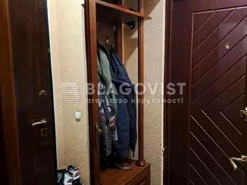 квартира за адресою Анни Ахматової вул., 13