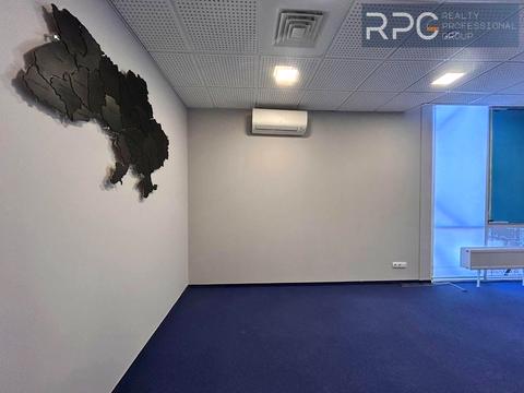 комерційна за адресою Польова вул., 24