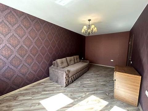 квартира за адресою Хотинська вул., 12