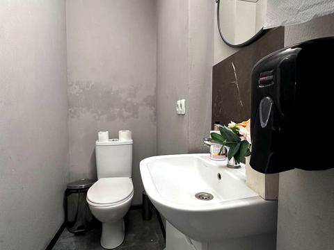 комерційна за адресою Лесі Українки вул., 26
