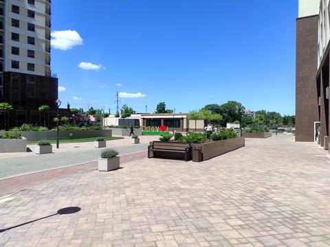комерційна за адресою Краснова вул., 3