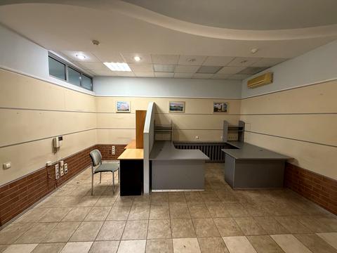 комерційна за адресою Володимира Івасюка просп. (Героїв Сталінграду), 6-Б