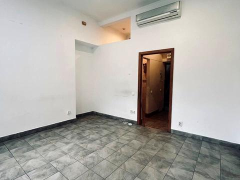 комерційна за адресою Нечуя-Левицького вул., 4