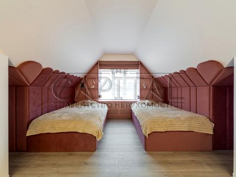 будинок за адресою с. Нові Безрадичі, Жовта