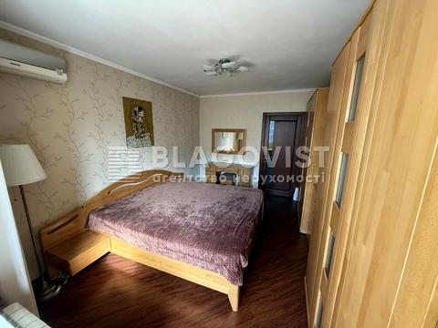 квартира за адресою Лариси Руденко вул., 7