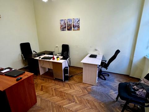 комерційна за адресою Листопадового Чину вул. (), 3