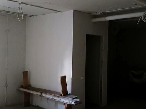 комерційна за адресою Західна вул., 10