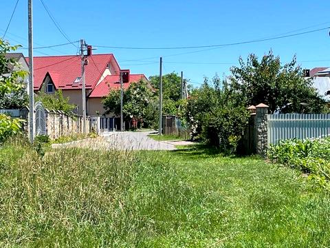 ділянка за адресою Весняна вул.