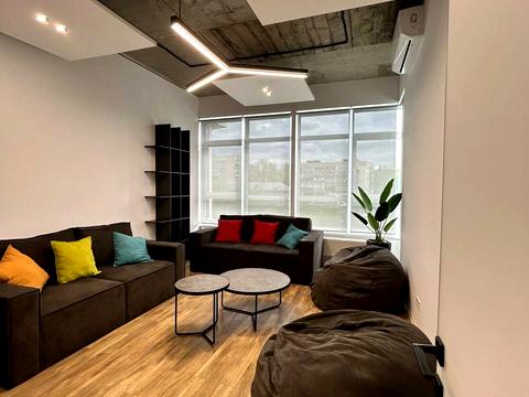 комерційна за адресою Кловський узвіз (Кловський), 7