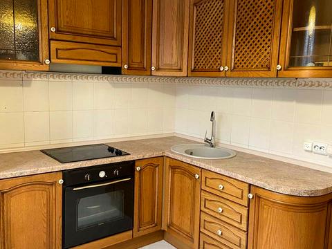 квартира за адресою Анни Ахматової вул., 17
