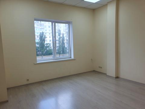 комерційна за адресою Драйзера, 17