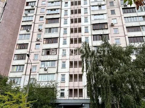 квартира за адресою Анни Ахматової вул., 15