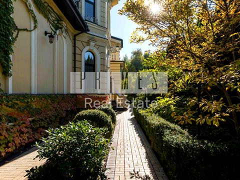 будинок за адресою смт. Козин, Столичне шосе