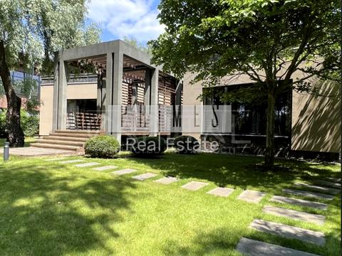 будинок за адресою Зоряний провулок