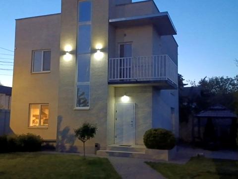 будинок за адресою Центральна вул., 72а