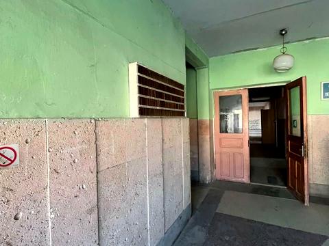 комерційна за адресою Залізнична, 8