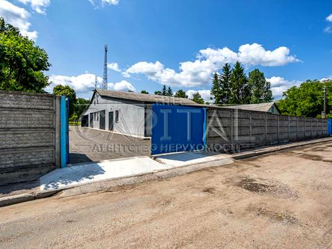 коммерческая по адресу Шкільна, 13